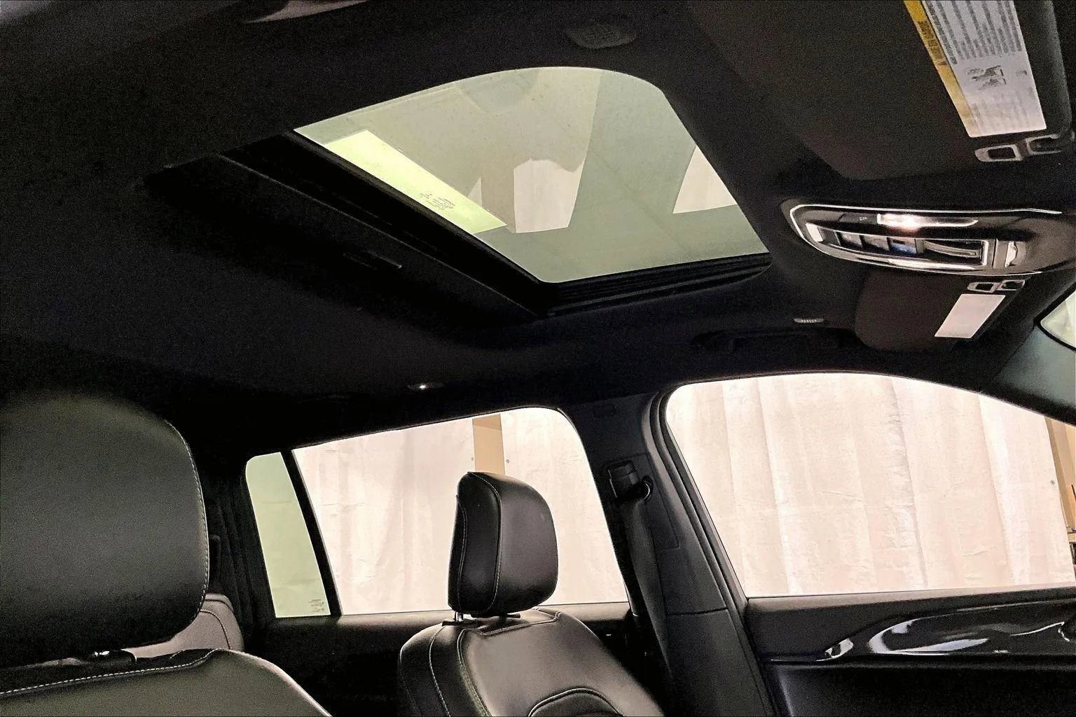 Used 2023 Jeep Grand Cherokee L Laredo image 21