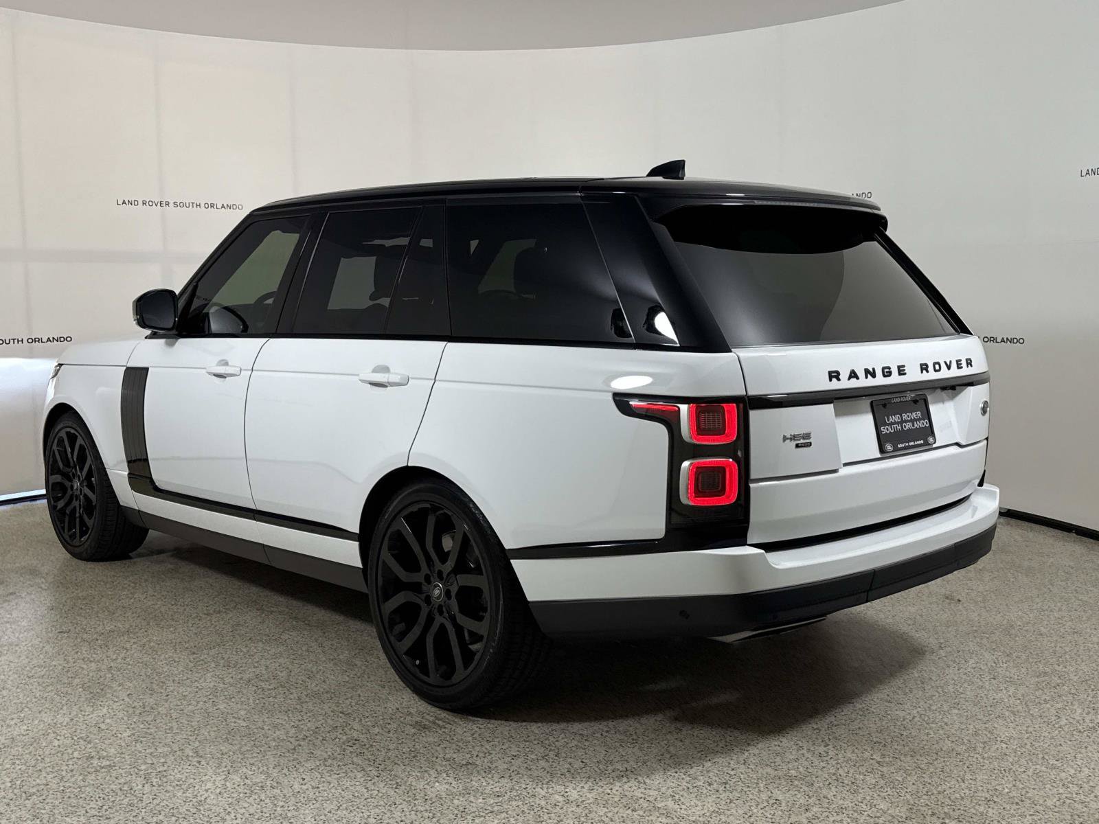 Used 2022 Land Rover Range Rover Westminster Edition AWD/4WD image 3
