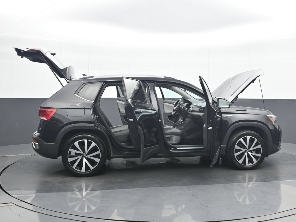 Used 2022 Volkswagen Taos SE AWD/4WD image 36