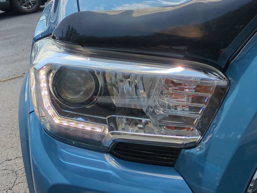 Used 2019 Toyota Tacoma TRD Sport RWD image 11