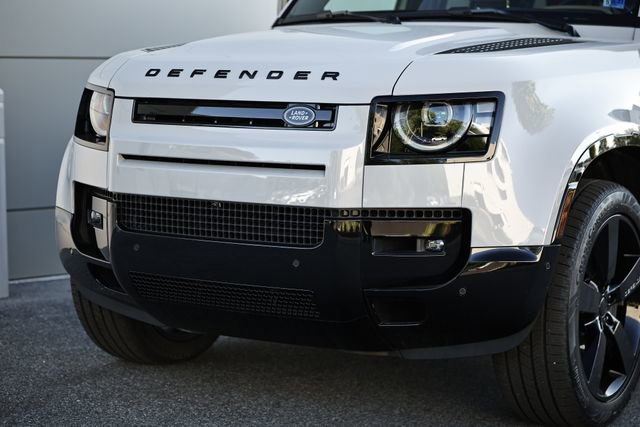 New 2026 Land Rover Defender 110 X-Dynamic SE AWD/4WD image 2