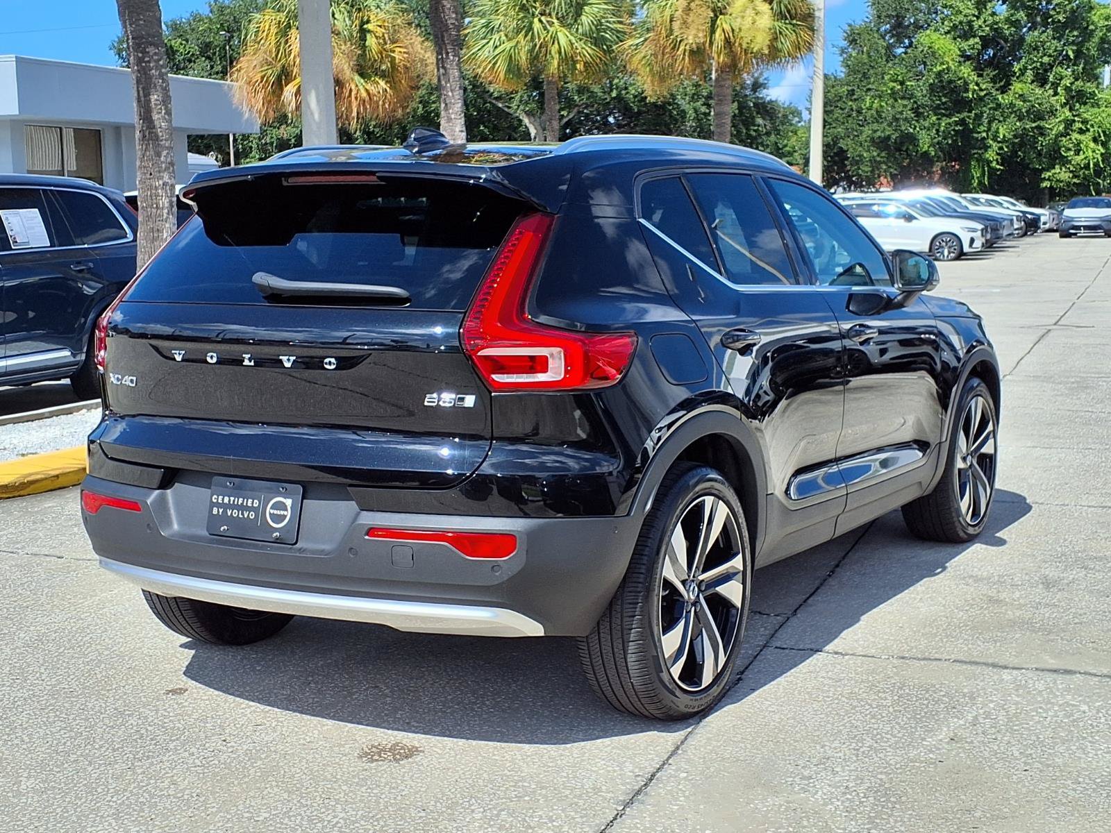 Certified 2023 Volvo XC40 B5 Ultimate w/ Protection Package Premier AWD/4WD image 7