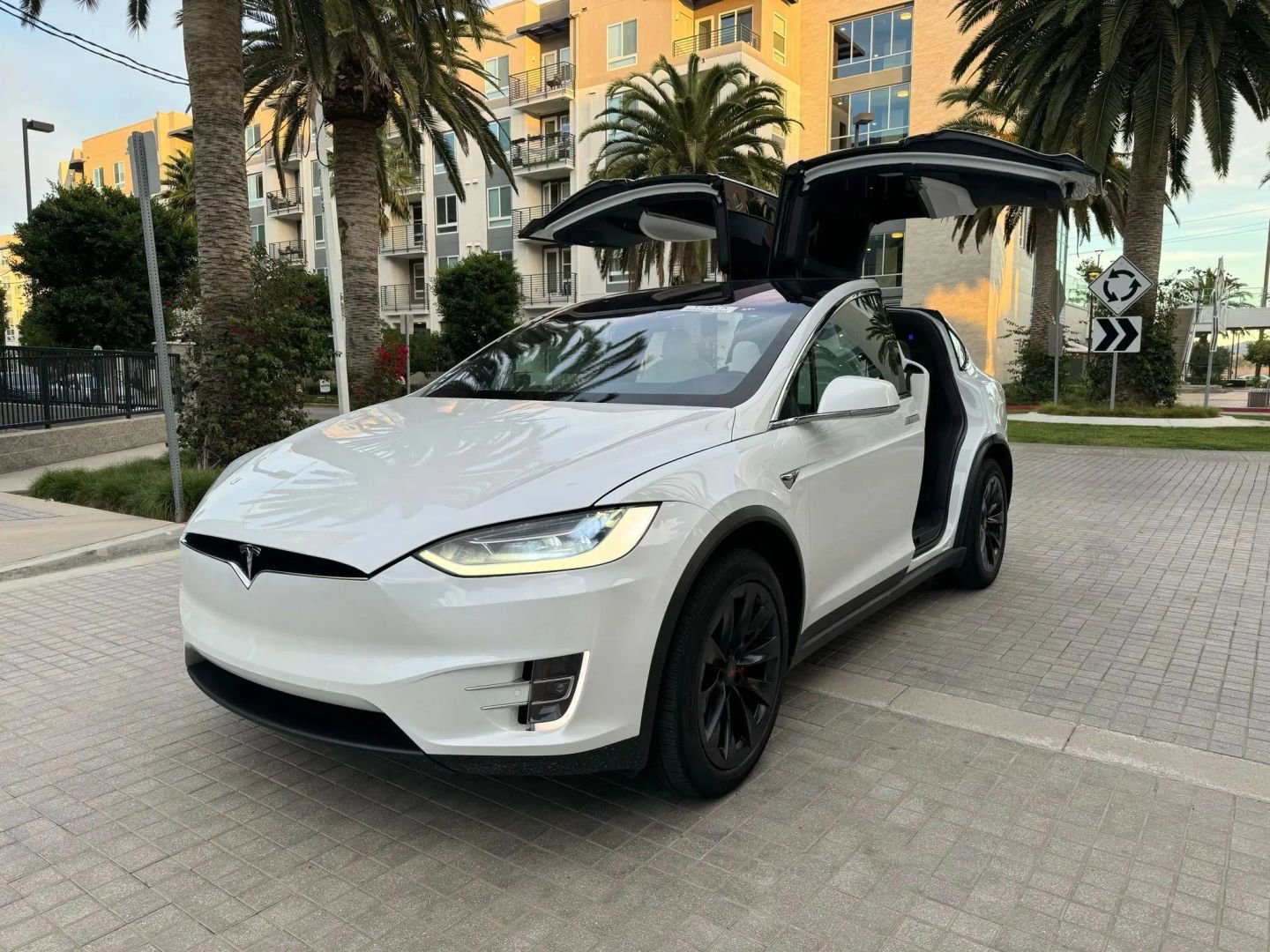 Used 2020 Tesla Model X Long Range AWD/4WD image 44