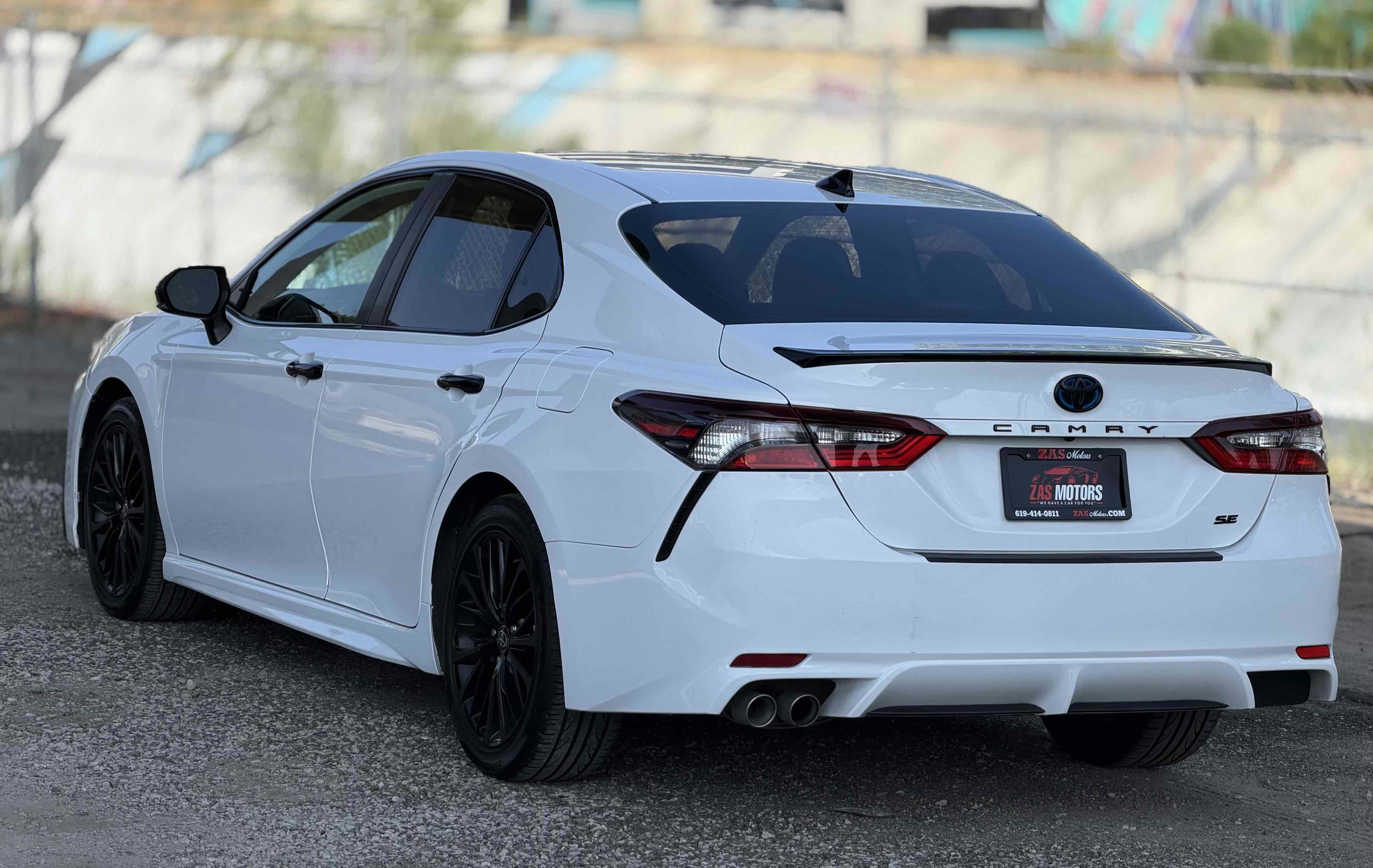 Used 2022 Toyota Camry SE FWD image 6