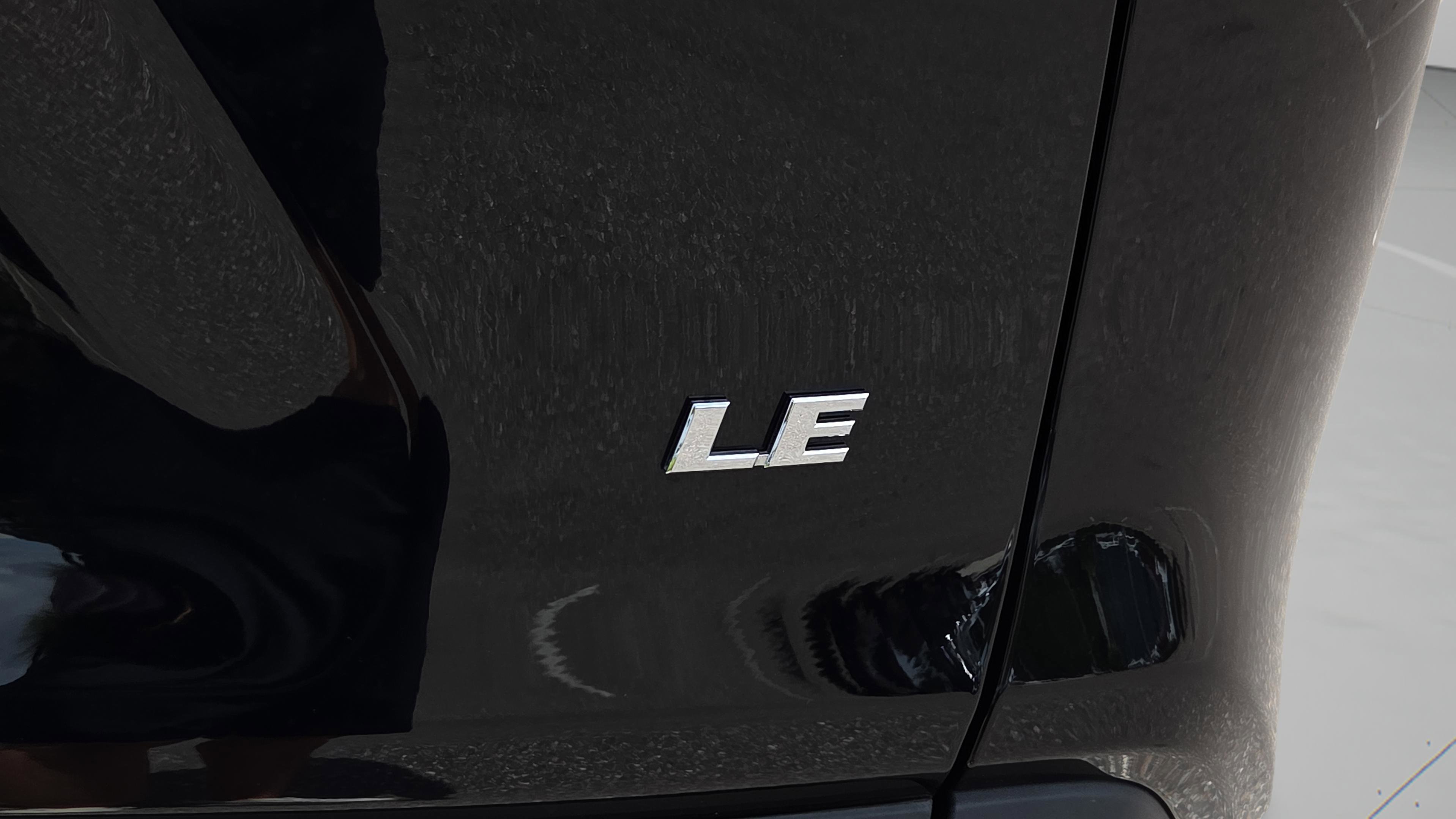 Certified 2025 Toyota RAV4 LE FWD image 30