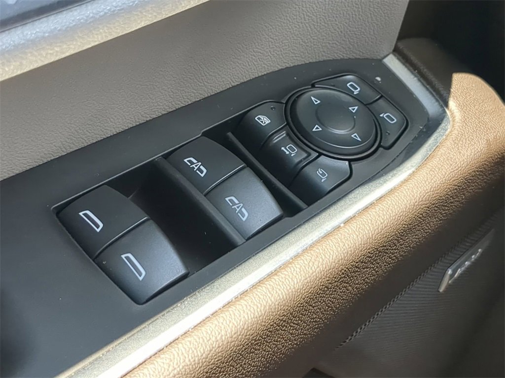 Used 2025 Chevrolet Silverado 2500 LTZ w/ LTZ Premium Package image 33