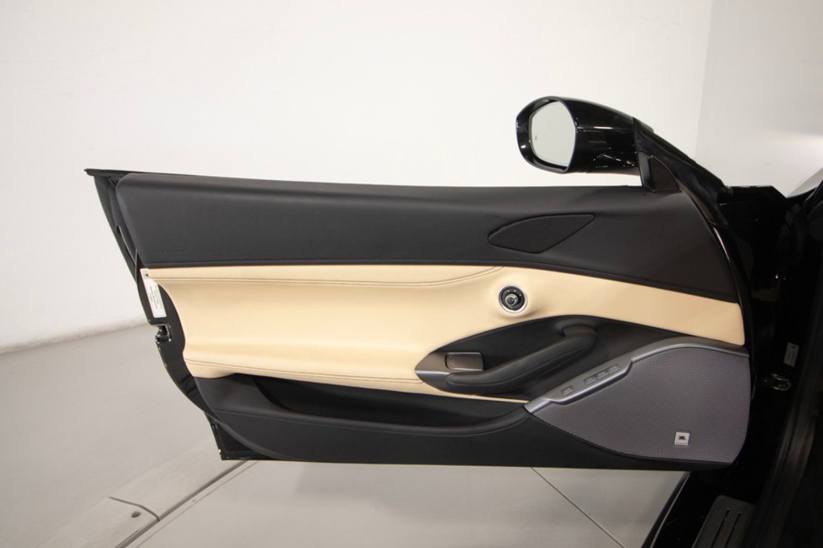 Used 2020 Ferrari Portofino image 40