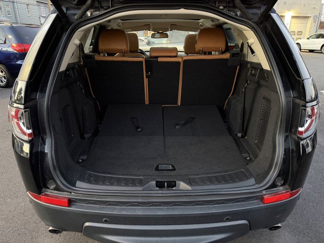 Used 2018 Land Rover Discovery Sport HSE Luxury image 25