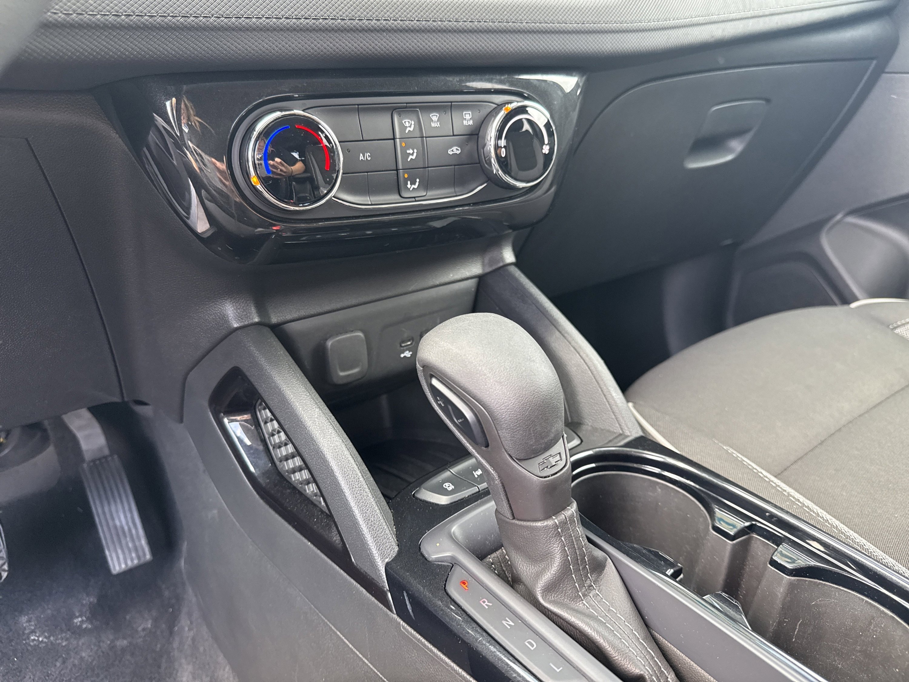 Used 2025 Chevrolet TrailBlazer LT AWD/4WD image 14