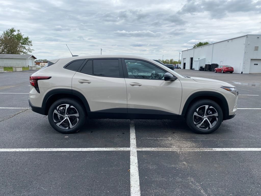 New 2026 Chevrolet Trax RS FWD image 8
