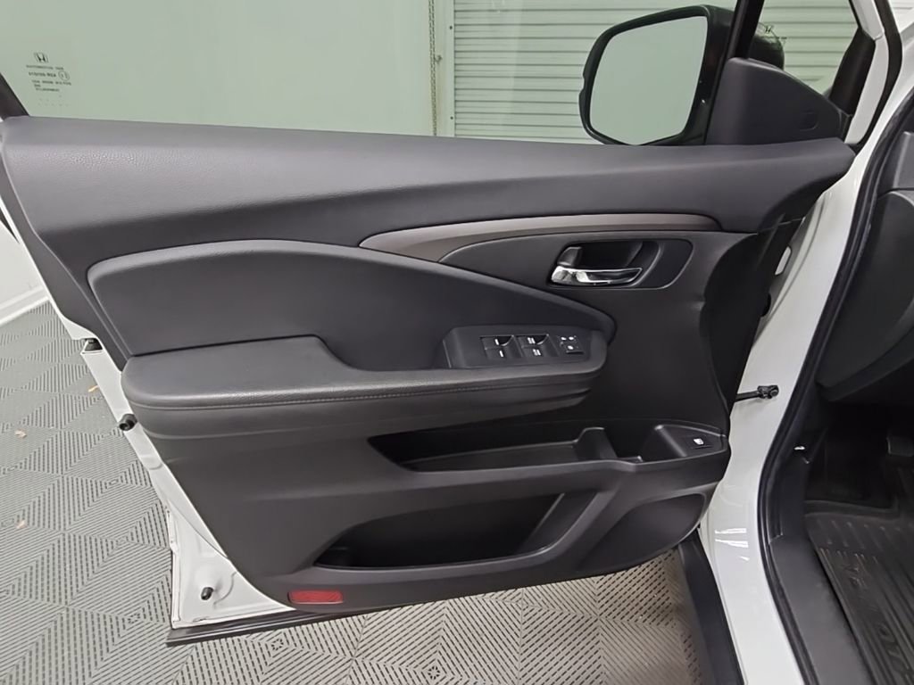 Used 2022 Honda Pilot Sport image 28