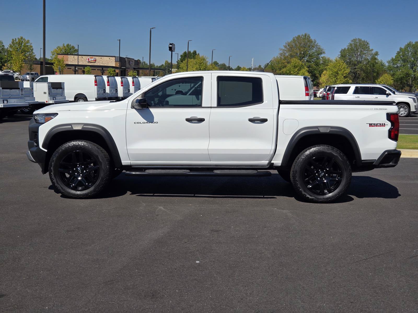 Used 2023 Chevrolet Colorado Trail Boss w/ Technology Package AWD/4WD image 15