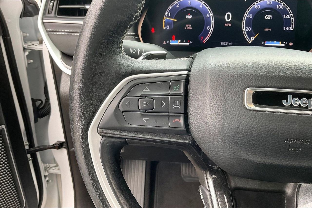 Certified 2022 Jeep Grand Cherokee L Laredo image 30