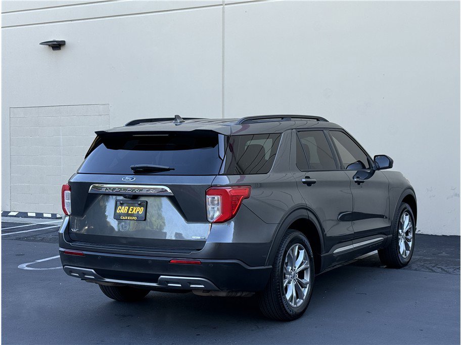 Used 2020 Ford Explorer XLT w/ Equipment Group 202A AWD/4WD image 6