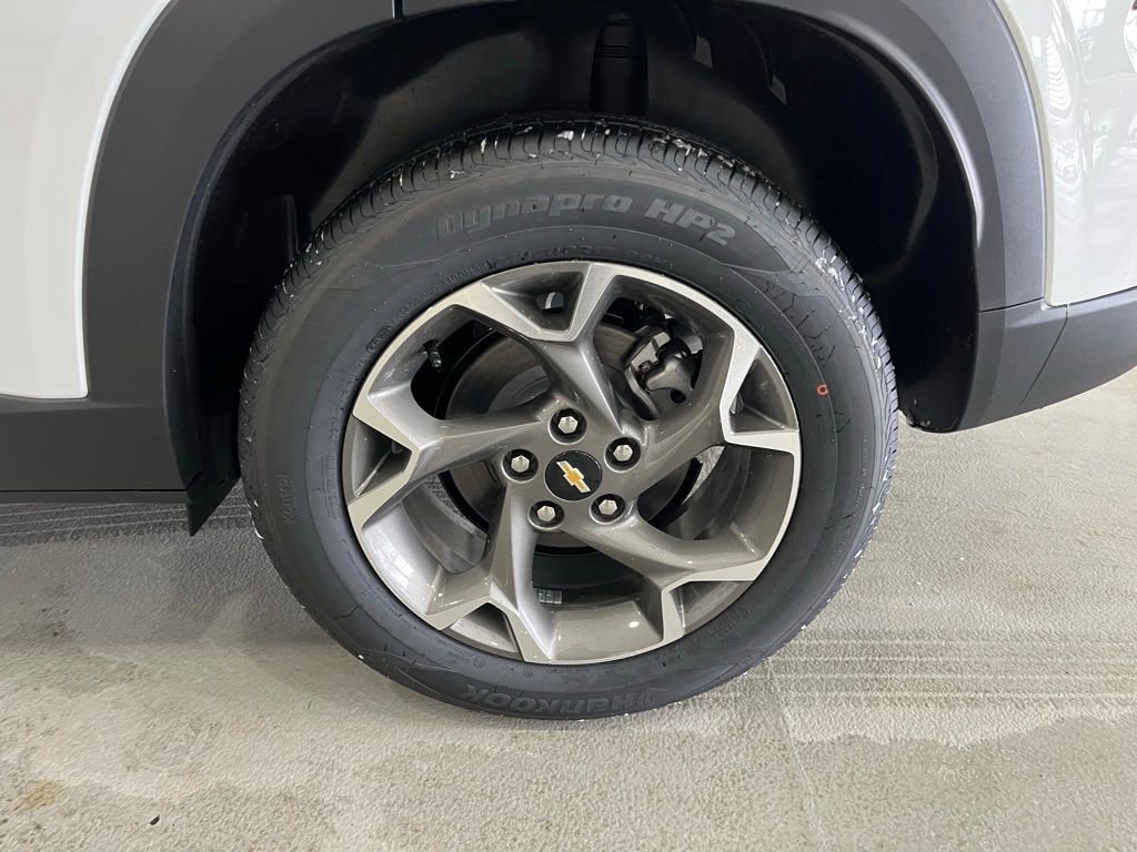 New 2026 Chevrolet Trax LT w/ Driver Confidence Package image 32