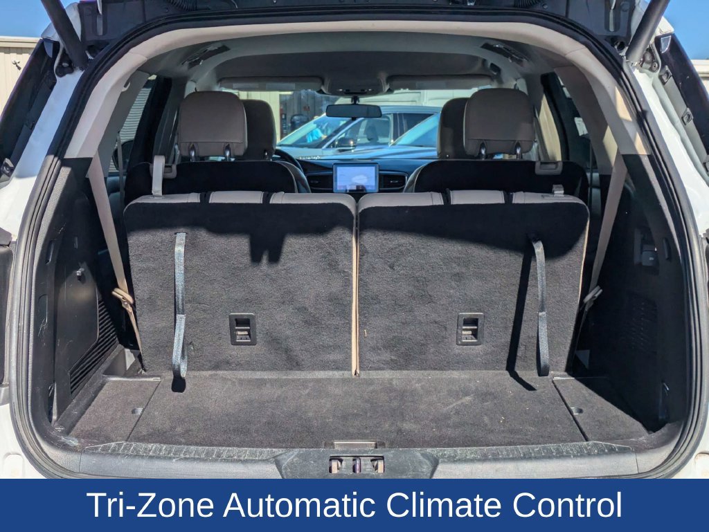Used 2020 Ford Explorer XLT w/ Equipment Group 202A RWD image 14