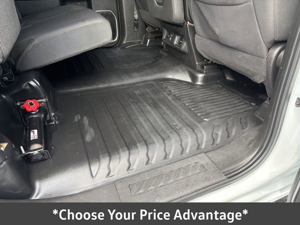 Used 2024 Chevrolet Silverado 2500 LT w/ Convenience Package image 25