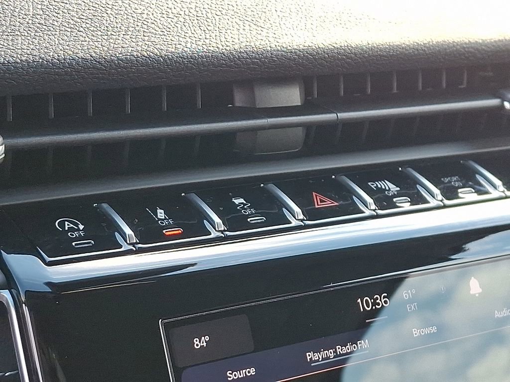 Used 2023 Jeep Grand Cherokee Laredo image 24