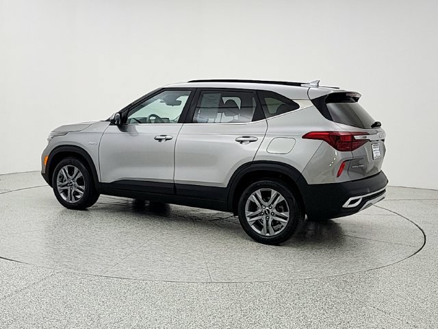 Used 2023 Kia Seltos S AWD/4WD image 7