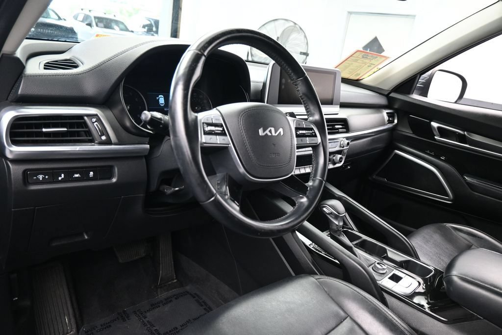 Used 2022 Kia Telluride LX AWD/4WD image 12