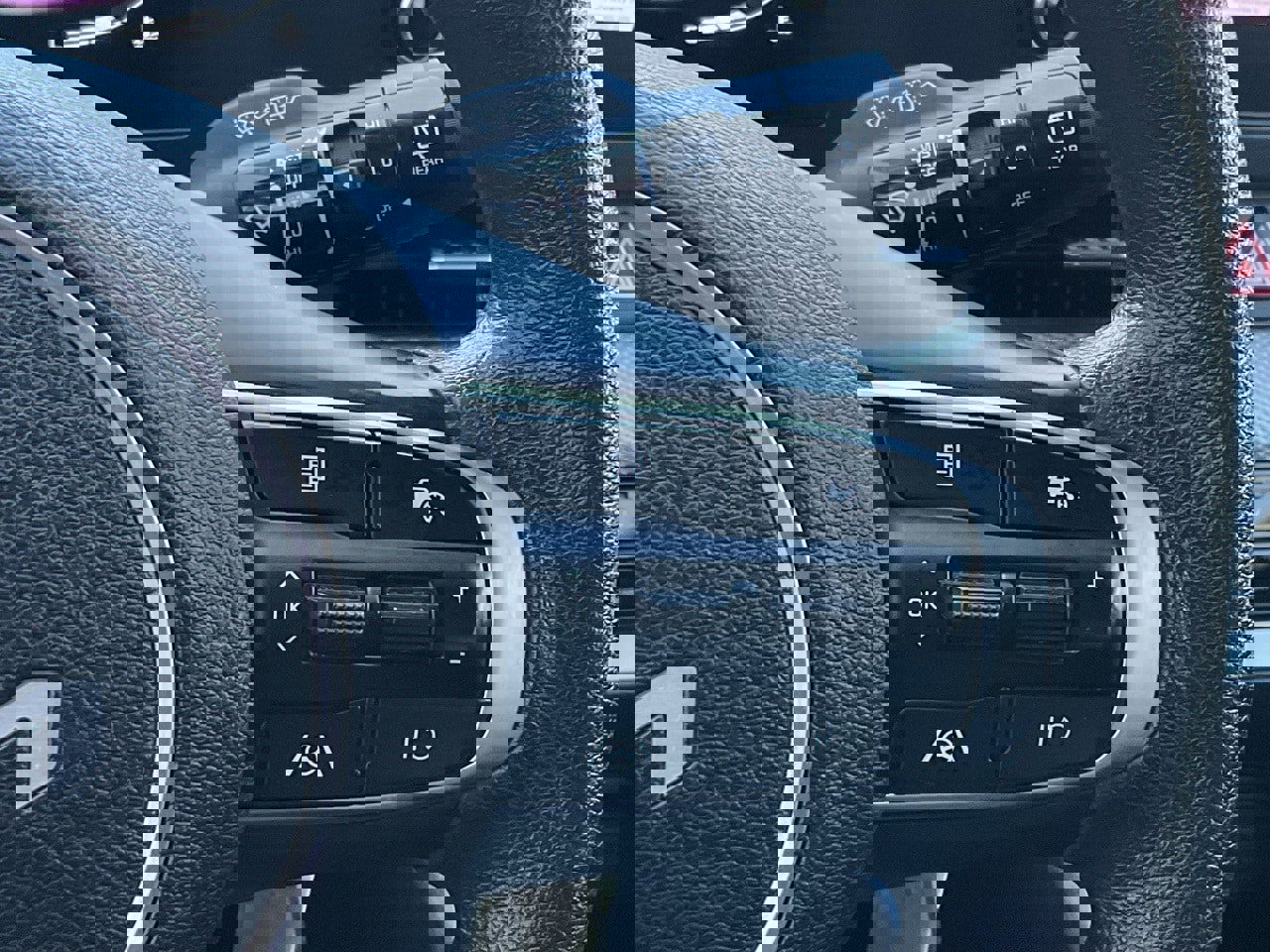 Used 2025 Kia Sportage LX image 24