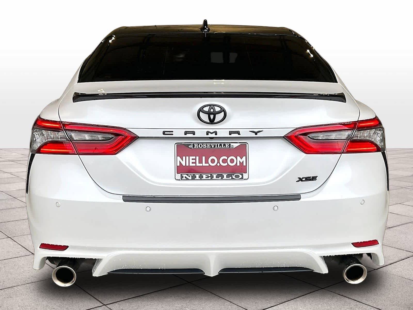 Used 2022 Toyota Camry XSE image 6