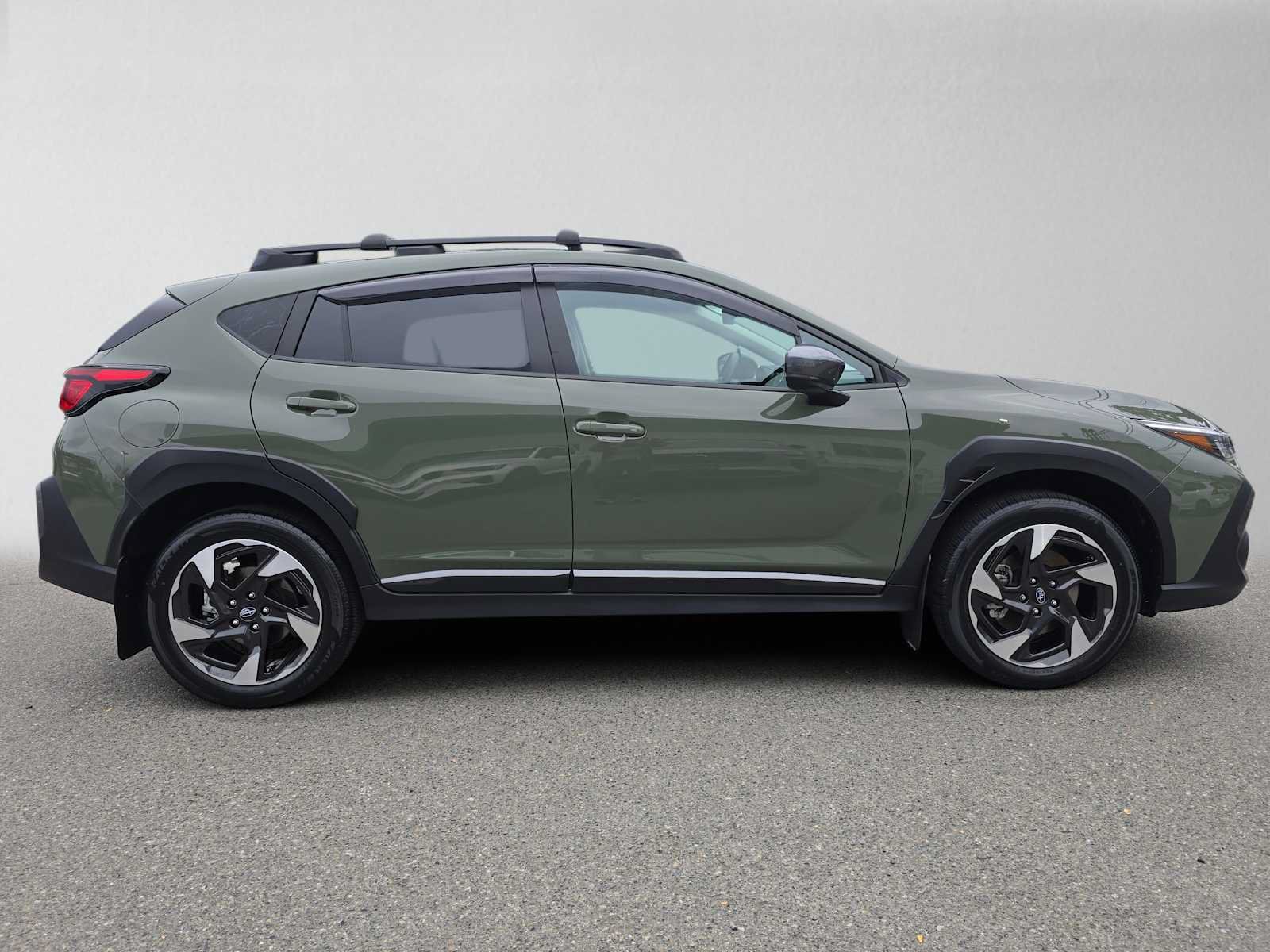 Used 2025 Subaru Crosstrek 2.5i Limited w/ Crosstrek Mirror Package AWD/4WD image 2