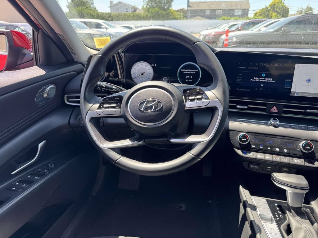 Certified 2023 Hyundai Elantra Limited FWD image 16