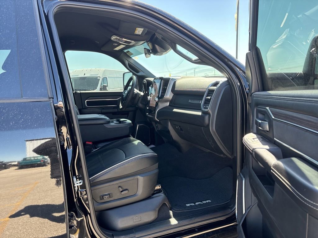 Used 2025 RAM 3500 Laramie w/ Max Tow Package AWD/4WD image 20