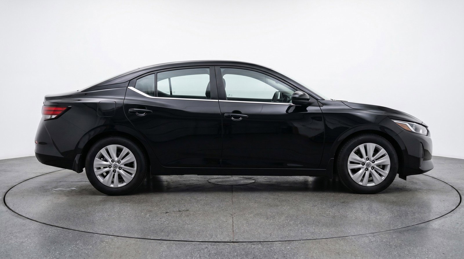 Used 2025 Nissan Sentra S FWD image 11