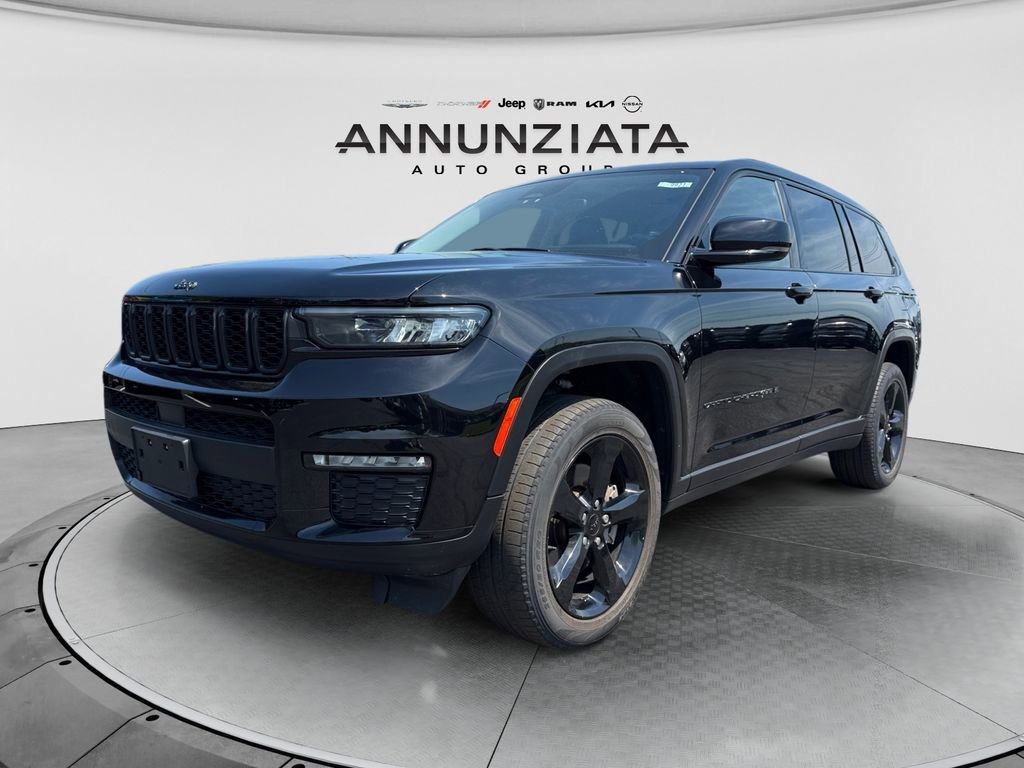 Used 2022 Jeep Grand Cherokee L Limited w/ Black Appearance Package AWD/4WD video 1