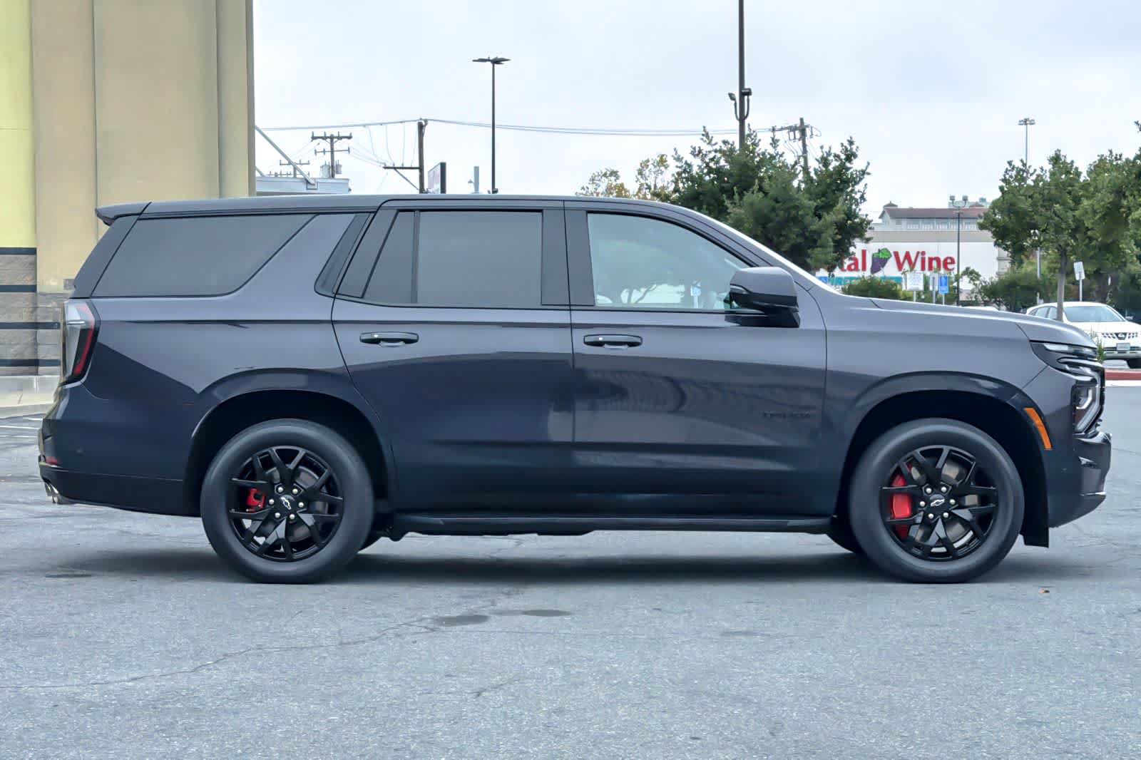 Used 2025 Chevrolet Tahoe RST w/ RST Performance Edition AWD/4WD image 8