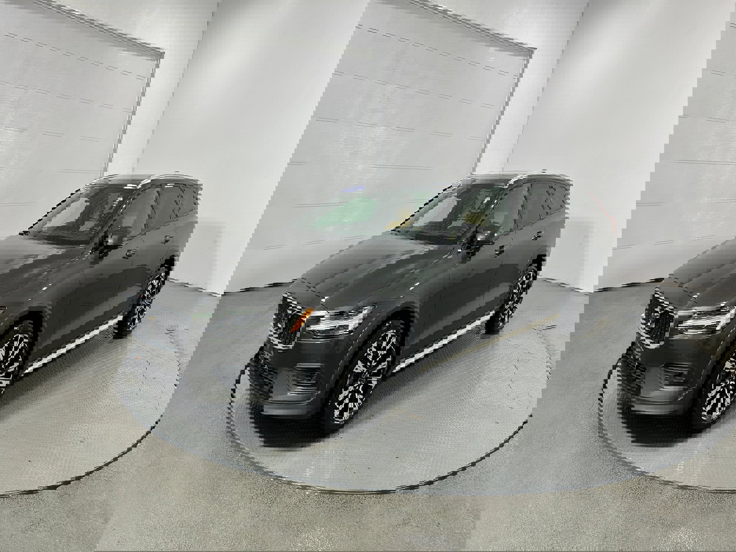 Used 2020 Volvo V60 T5 Cross Country image 18