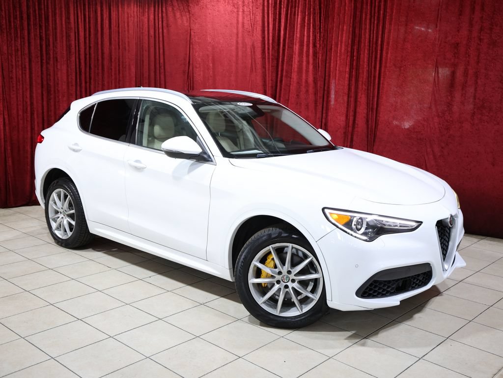 Used 2021 Alfa Romeo Stelvio Ti w/ Premium Package AWD/4WD image 2