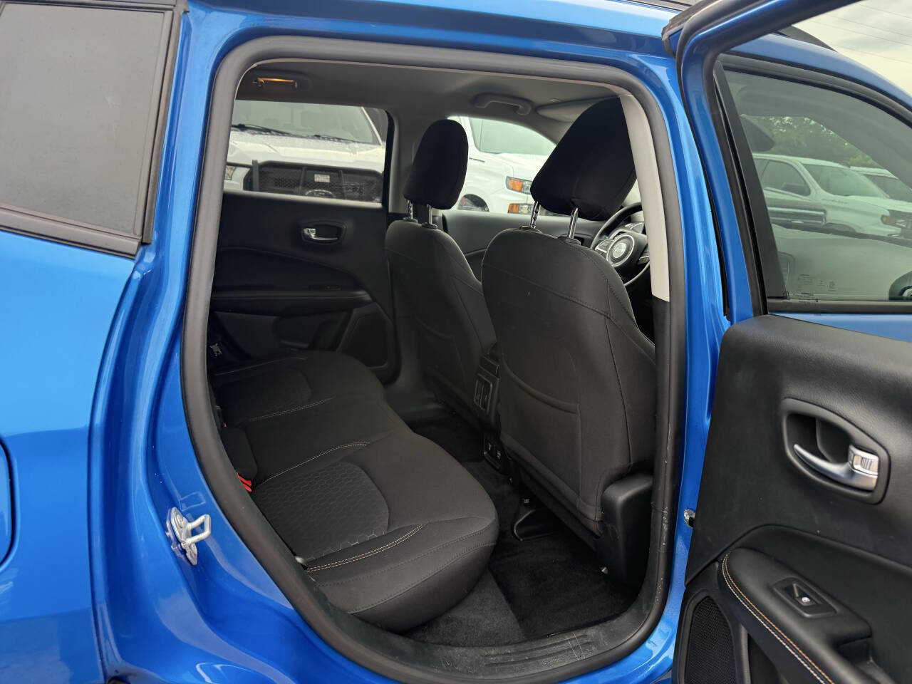 Used 2018 Jeep Compass Sport w/ Tech Group FWD image 15