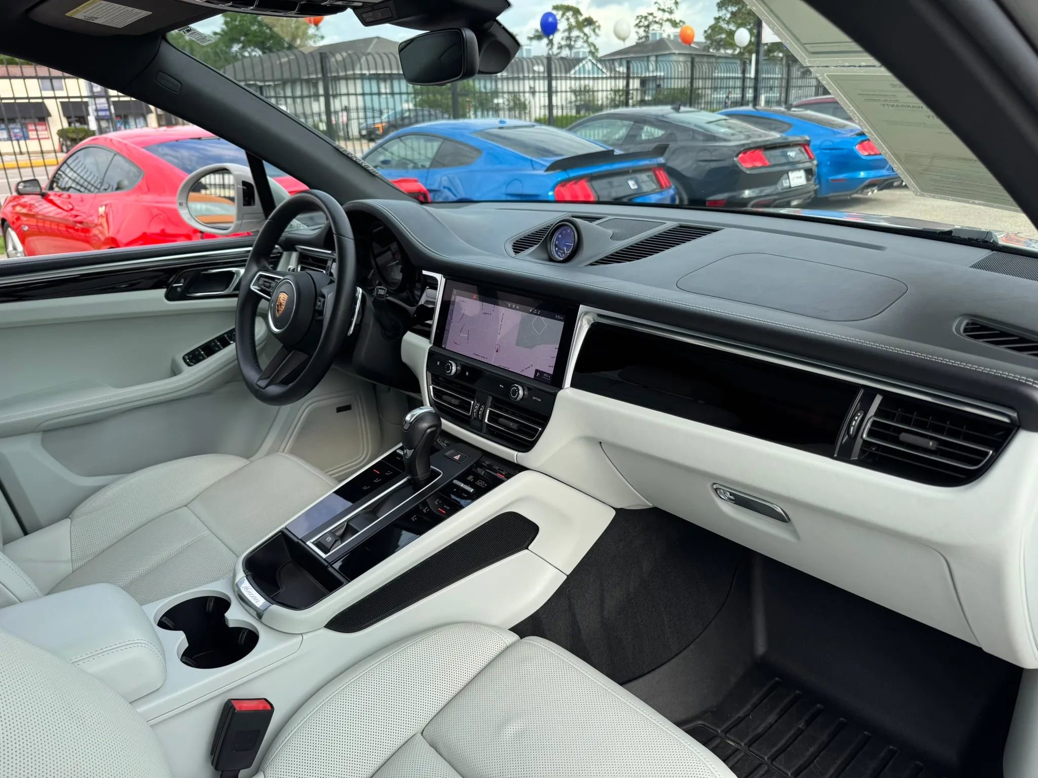 Used 2022 Porsche Macan S w/ Premium Package Plus AWD/4WD image 26