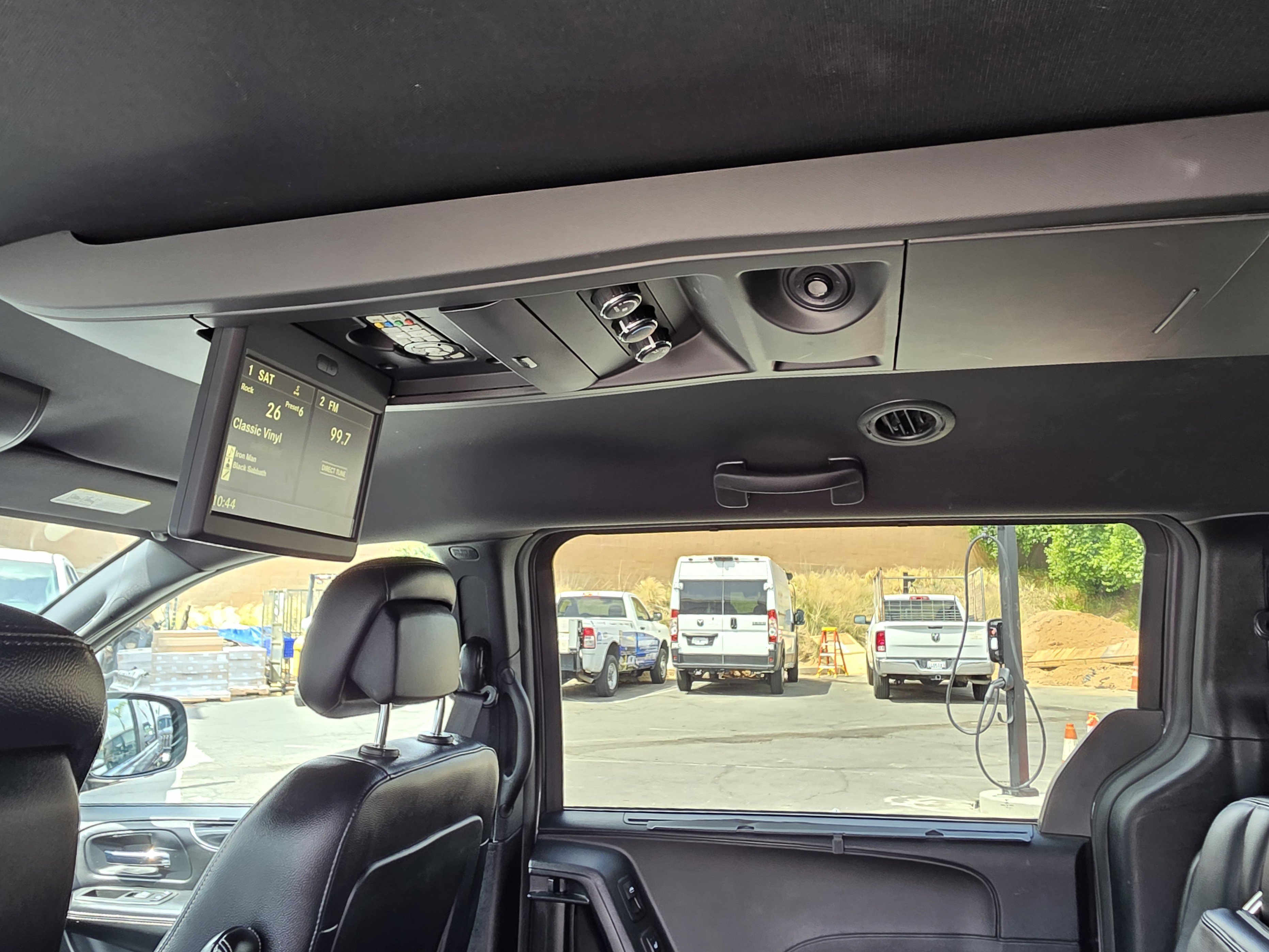 Used 2015 Chrysler Town & Country S w/ Trailer Tow Group FWD image 21