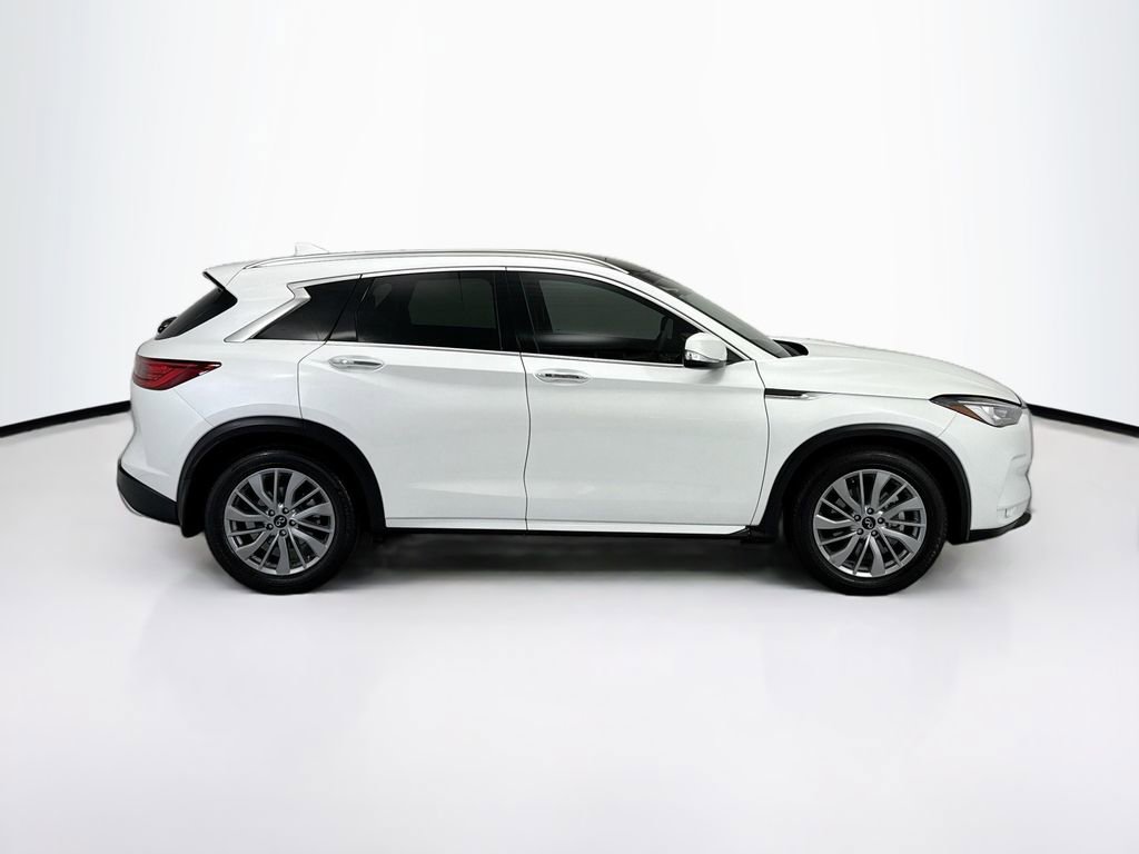 Used 2023 INFINITI QX50 Luxe AWD/4WD image 4