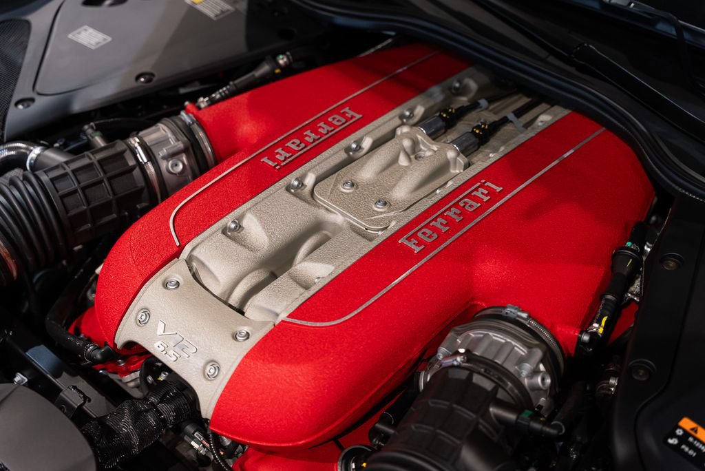 Certified 2023 Ferrari 812 GTS RWD image 19