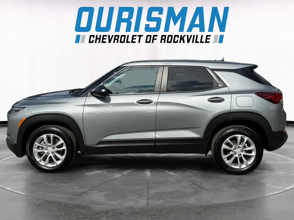 Used 2024 Chevrolet TrailBlazer LS w/ LS Convenience Package FWD image 3
