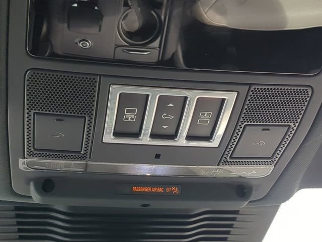 Used 2022 Land Rover Discovery S R-Dynamic AWD/4WD image 26