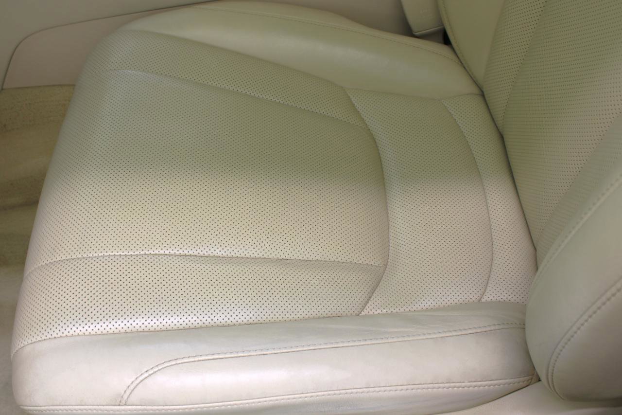 Used 2017 Lexus LX 570 4WD w/ Luxury Package image 34