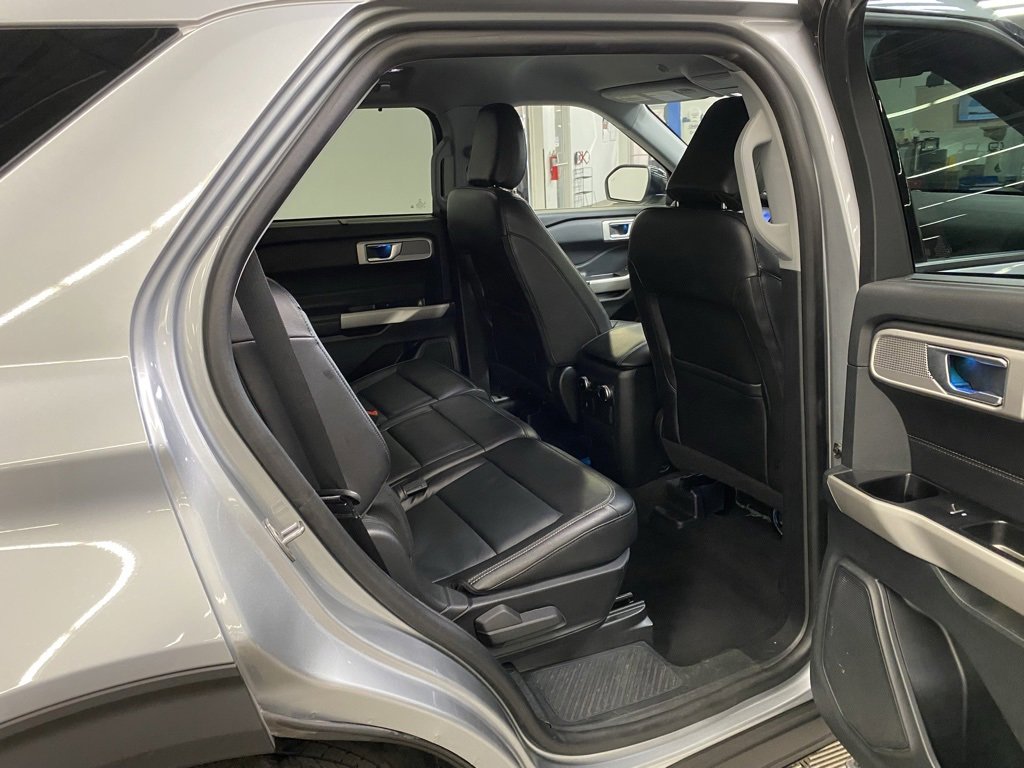 Used 2023 Ford Explorer Limited image 17