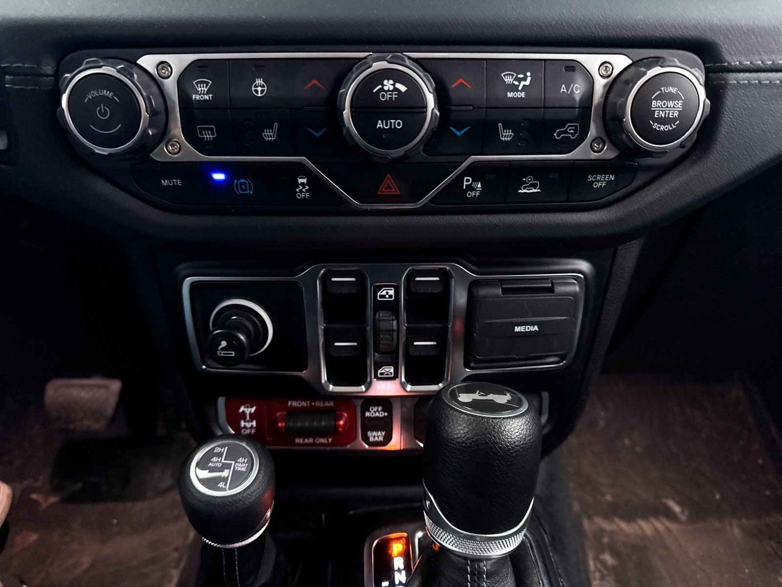 Used 2024 Jeep Wrangler Unlimited Rubicon 4xe w/ Capability Package image 23