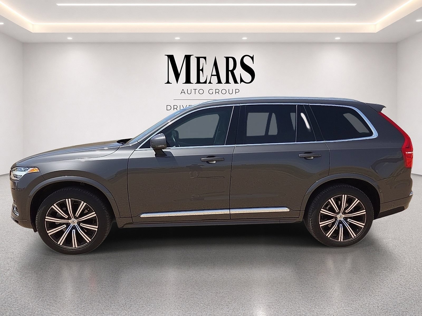 Used 2024 Volvo XC90 B5 Core w/ Protection Package Premier AWD/4WD image 3