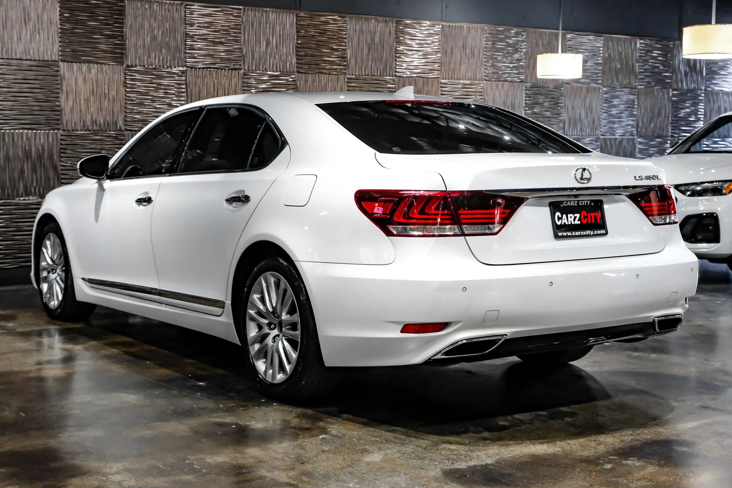 Used 2015 Lexus LS 460 L RWD image 9