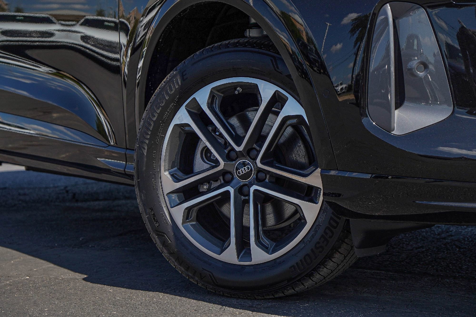 New 2025 Audi Q5 Premium image 2