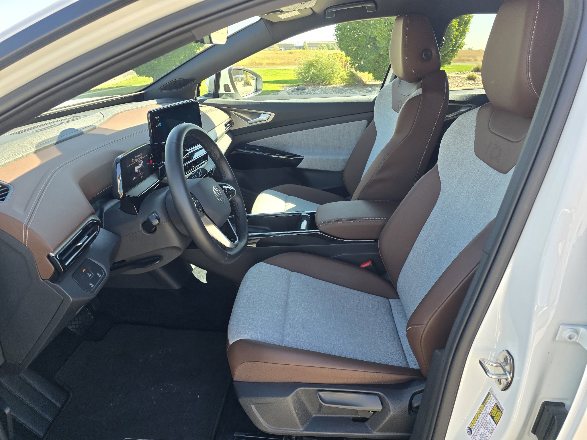 Used 2023 Volkswagen ID.4 2WD image 12
