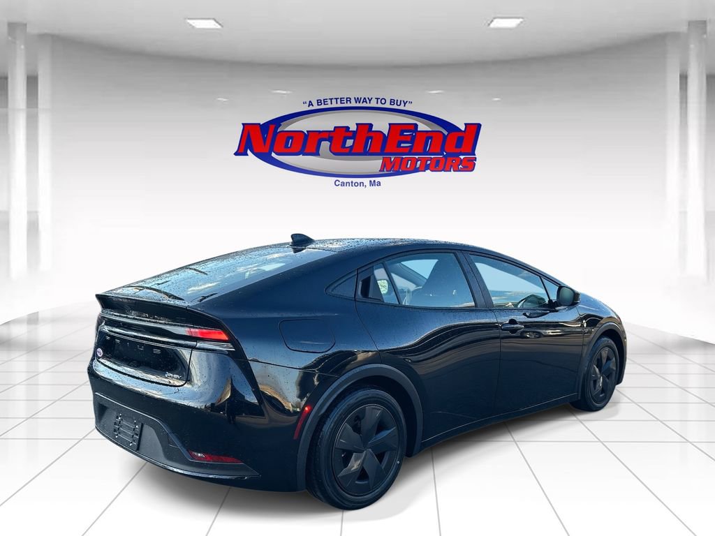 Used 2025 Toyota Prius Plug-In Hybrid image 3