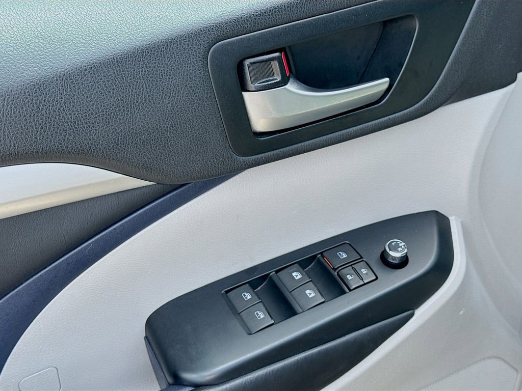 Used 2019 Toyota Highlander XLE image 23